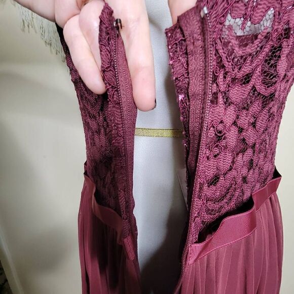 Davids Bridal Lace Top Formal Dress Gown Wine Burgundy 14 - Picture 11 of 15